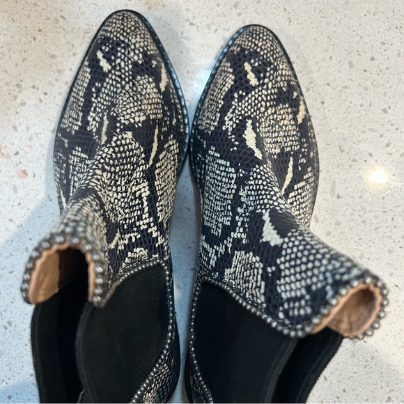 COACH Women's‎ Bowery Snakeskin Beadchain Chelsea Booties 8M - Picture 6 of 12